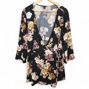 Torrid Top Womens 4 US Plus 4X Black Floral Print Surplice Neck Blouse Casual